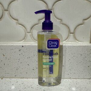 1-Clean & Clear Essentials Foaming Facial Cleanser Oil Free 8oz Original Formula